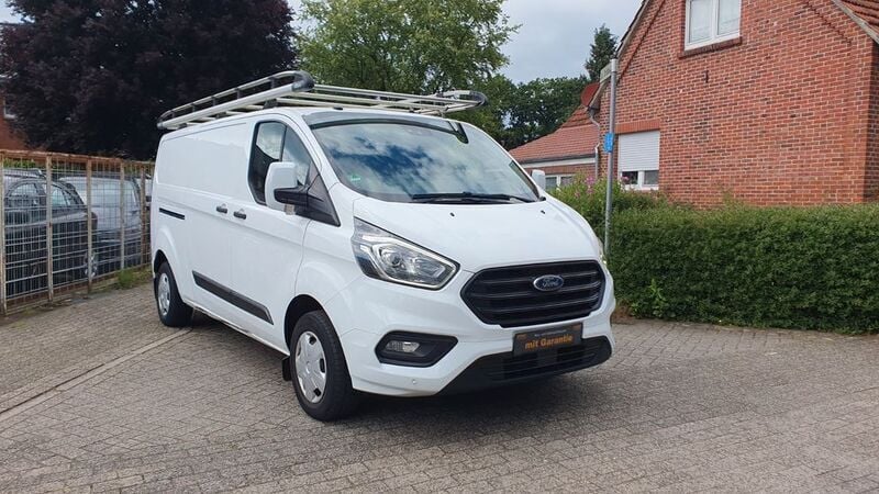 Gebraucht Ford Transit Trend 131 PS (96 kW) 2018 Weiß Van / Kleinbus