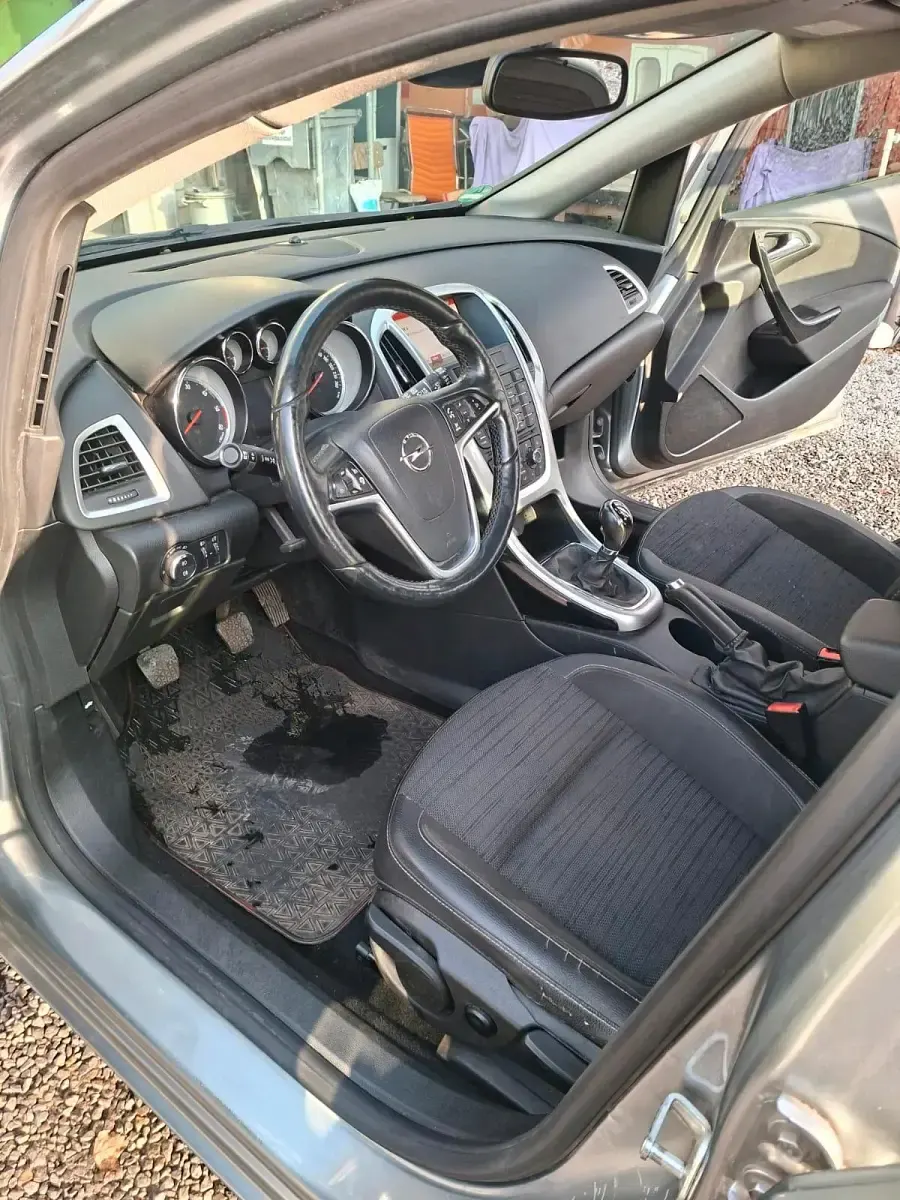 Gebraucht Opel Astra 110 PS (80 kW) 2015 Silber Kombi