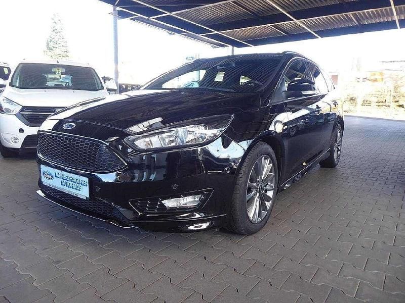 Gebraucht Ford Focus ST-Line 125 PS (91 kW) 2018 Iridiumschwarz metallic (metallic) Kombi