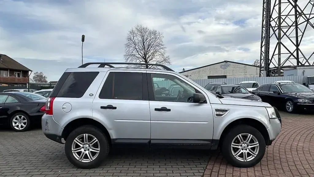 Gebraucht Land Rover Freelander 2 152 PS (111 kW) 2009 Silber SUV