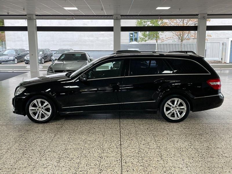 Gebraucht Mercedes E200 136 PS (100 kW) 2010 Schwarz Kombi