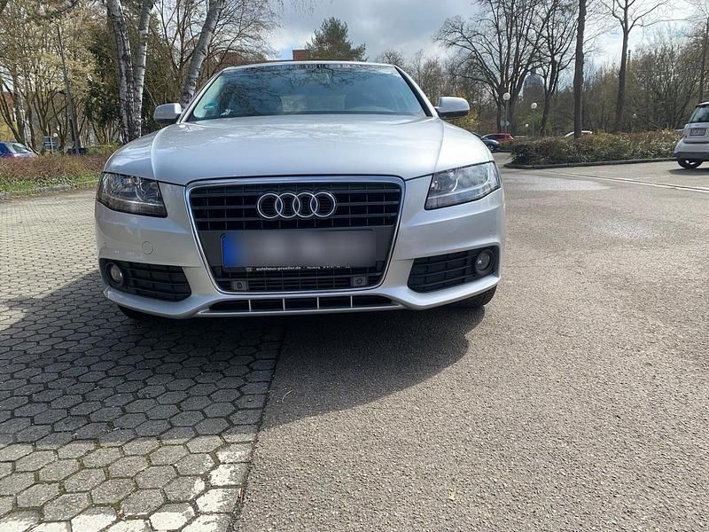 Gebraucht Audi A4 Ambiente 120 PS (88 kW) 2010 Silber Limousine