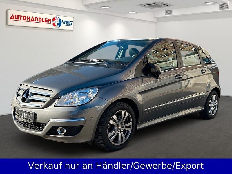 Grau Gebraucht 2010 Mercedes B200 Van / Kleinbus | 6.499 € (Guter Preis) - Bild 1/4