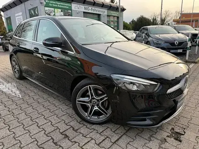 Gebraucht Mercedes B180 AMG line 136 PS (100 kW) 2019 Schwarz Kleinwagen