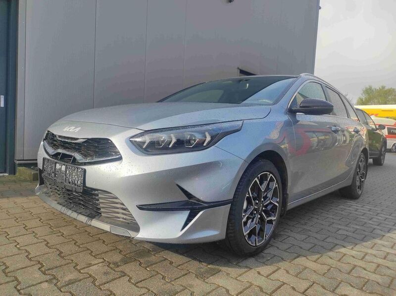 Grau Gebraucht 2024 Kia Ceed Sportswagon Kombi | 23.490 € (Superpreis) - Bild 1/4