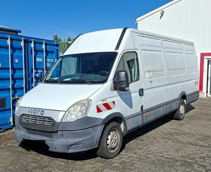 Second-hand Iveco Daily 126 CP (92 kW) 2012 Alb Berlinǎ