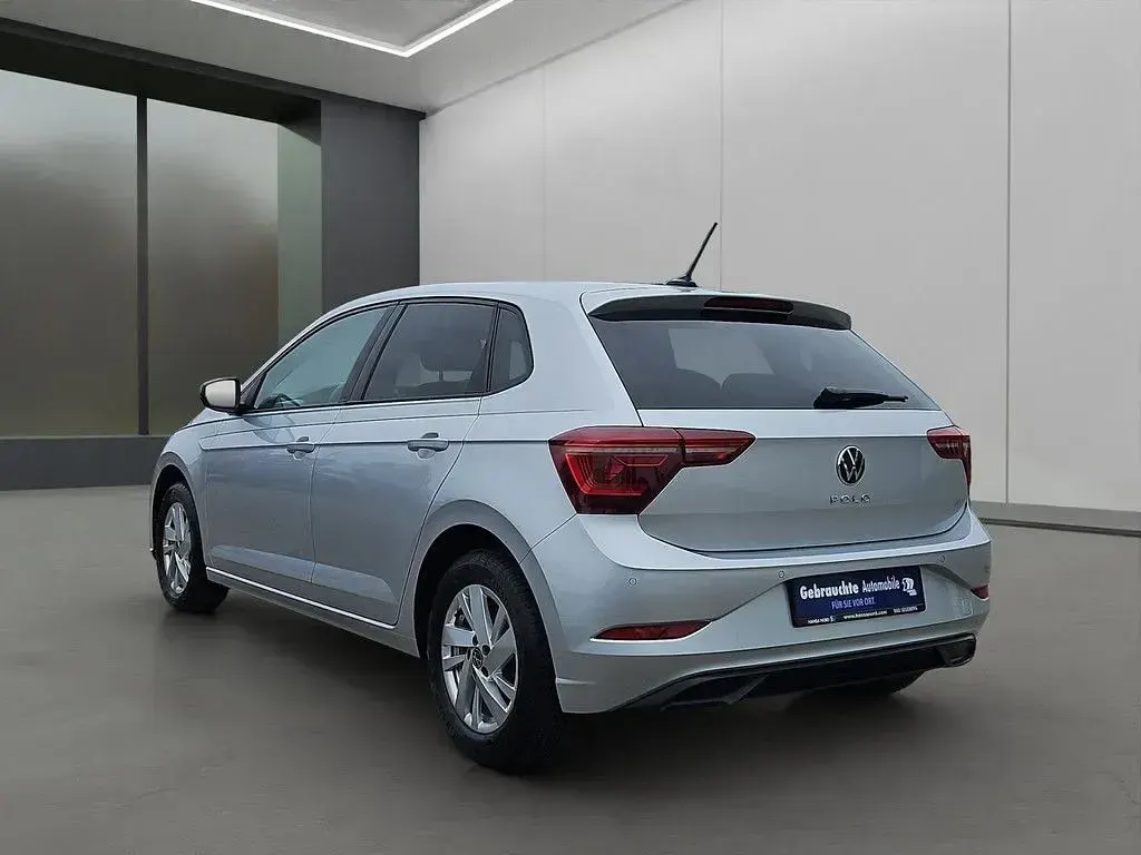 Gebraucht VW Polo Style 95 PS (69 kW) 2023 Silber / reflexsilber (metallic) Kleinwagen