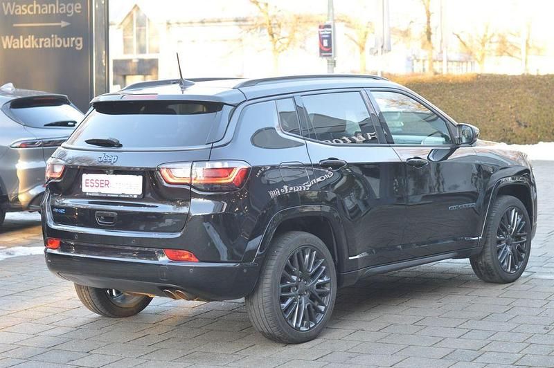 Gebraucht Jeep Compass 241 PS (177 kW) 2022 Schwarz SUV