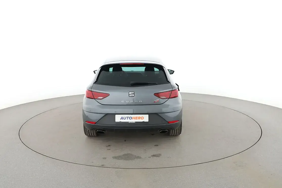 Używany Seat Leon CUPRA 301 KM (221 kW) 2017 Szary Sedan/Limuzyna