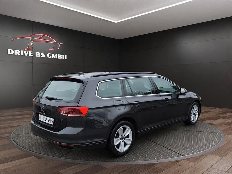 Gebraucht VW Passat Business 200 PS (147 kW) 2021 Grau Kombi