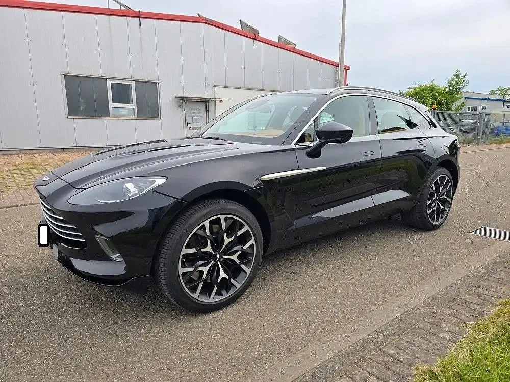 Gebraucht Aston Martin DBX 551 PS (405 kW) 2023 Schwarz SUV