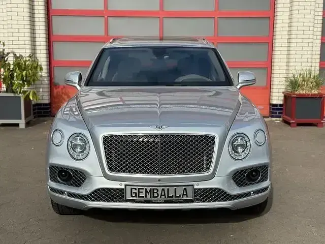 Brugt Bentley Bentayga Mulliner 608 HK (447 kW) 2017 Sølv SUV