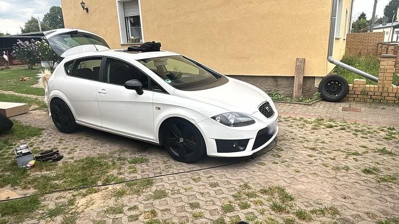 Gebraucht Seat Leon FR 211 PS (155 kW) 2010 Weiß Kleinwagen