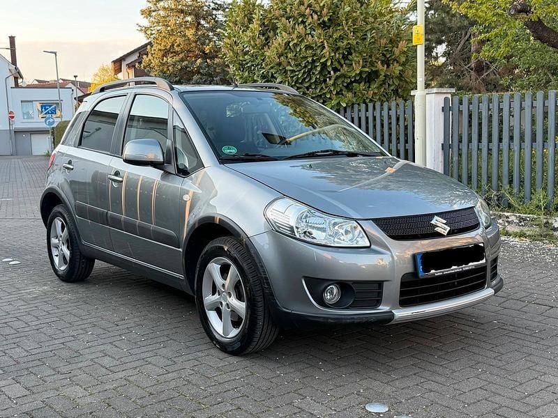 Usado Suzuki SX4 107 HP (78 kW) 2007 Prateado Sedan