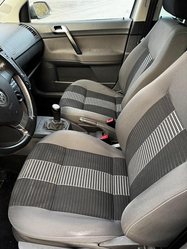 Gebraucht VW Polo 80 PS (58 kW) 2007 Grau Kleinwagen