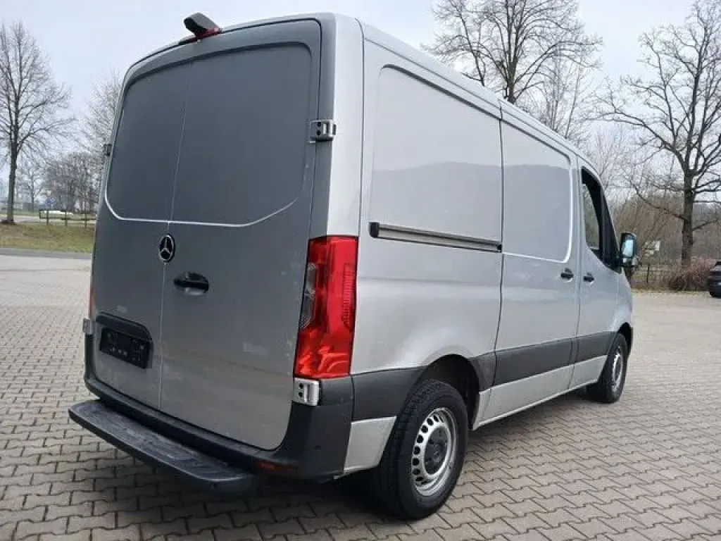 Gebraucht Mercedes Sprinter 143 PS (105 kW) 2020 Iridiumsilber mb (metallic) Van