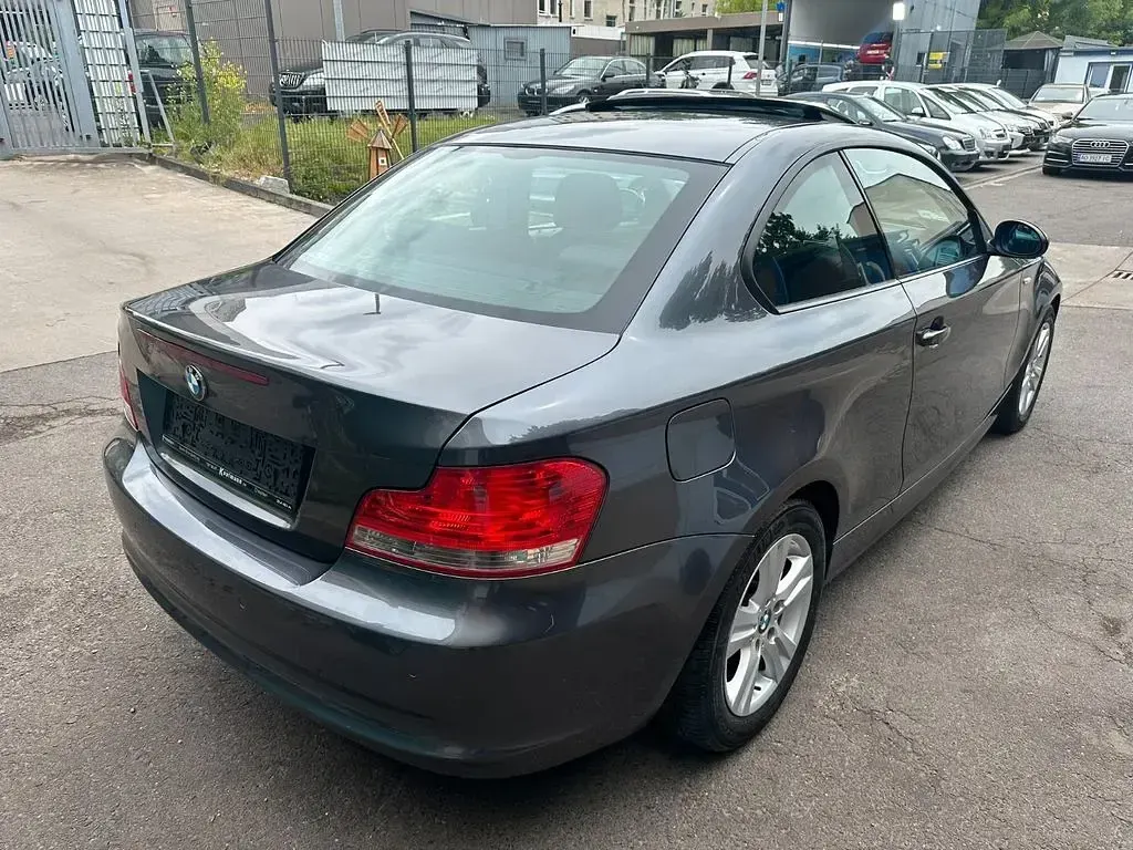 Gebraucht BMW 120 177 PS (130 kW) 2008 Grau Kleinwagen