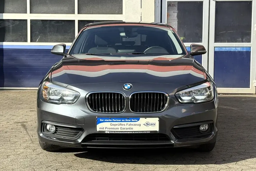 Gebraucht BMW 118 Advantage 136 PS (100 kW) 2017 Grau Kleinwagen