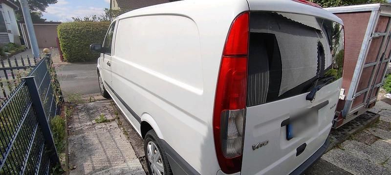 Weiß Gebraucht 2010 Mercedes Vito Van / Kleinbus | 6.500 € - Bild 1/4
