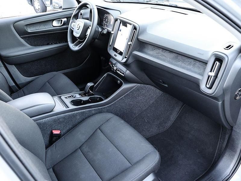 Gebraucht Volvo XC40 129 PS (94 kW) 2023 Vapour grey SUV