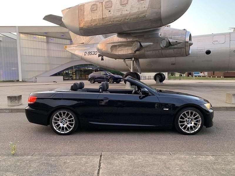 Gebraucht BMW 320 Cabriolet Shadowline 177 PS (130 kW) 2010 Schwarz Cabrio
