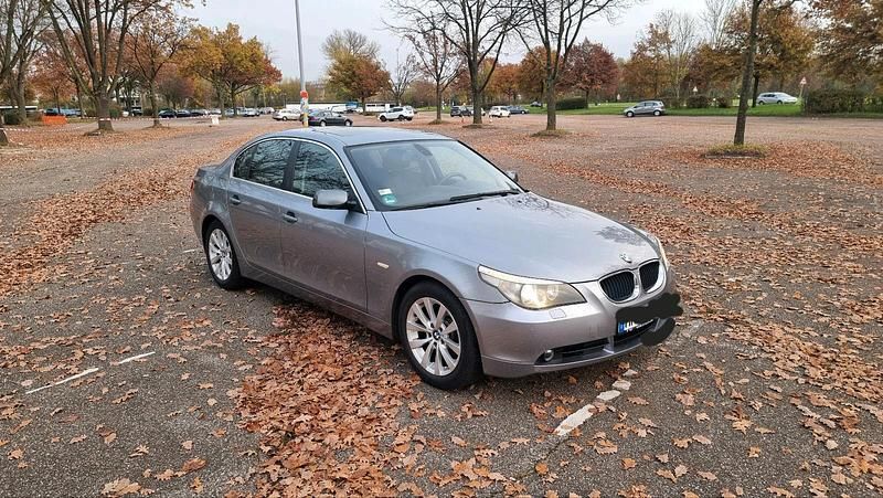 Grau Gebraucht 2004 BMW 525 Limousine | 3.600 € (Superpreis) - Bild 1/4