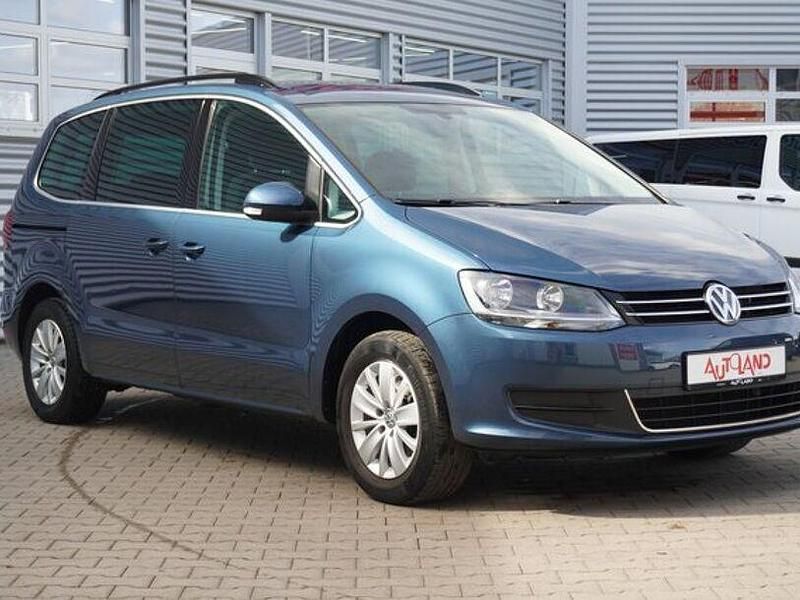 Gebraucht VW Sharan Comfortline 150 PS (110 kW) 2017 Blau Van / Kleinbus