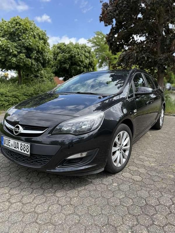 Gebraucht Opel Astra Active 131 PS (96 kW) 2013 Schwarz Kombi