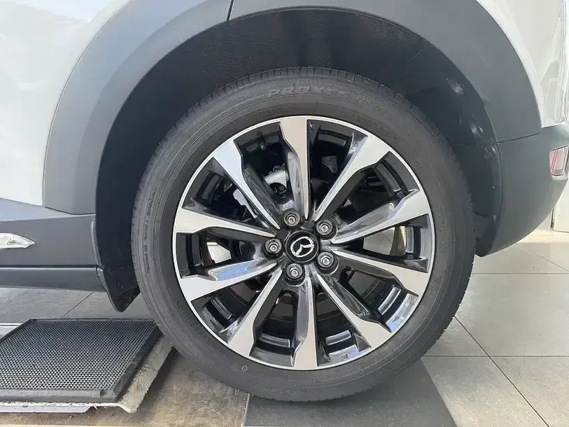 Używany Mazda CX-3 Selection 121 KM (88 kW) 2021 Biały SUV