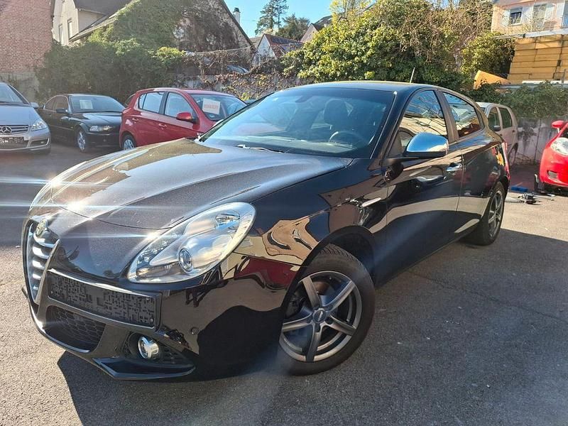 Gebraucht Alfa Romeo Giulietta Impression 120 PS (88 kW) 2014 Schwarz Kleinwagen