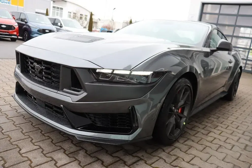 Neu Ford Mustang Dark Horse 454 PS (333 kW) 2026 Carbonizedgrey metallic Coupé