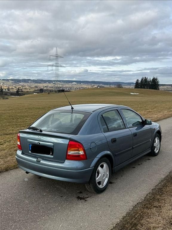 Gebraucht Opel Astra 101 PS (74 kW) 1998 Blau Limousine