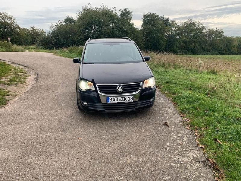 Gebraucht VW Touran 140 PS (102 kW) 2008 Schwarz Van / Kleinbus