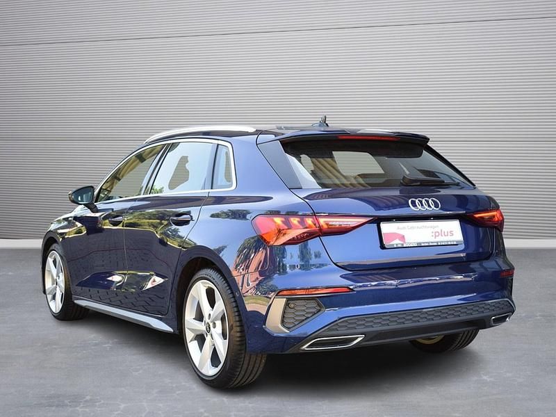 Gebraucht Audi A3 S-Line 150 PS (110 kW) 2023 Navarrablau metallic Limousine