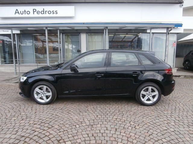Używany Audi A3 150 KM (110 kW) 2020 Czarny Sedan/Limuzyna