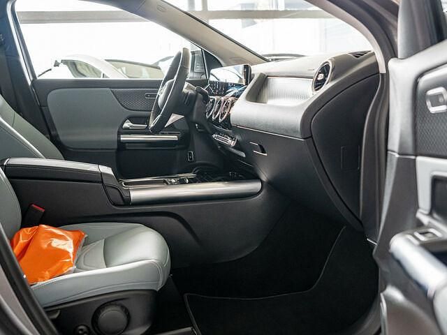 Gebraucht Mercedes GLA220 Advanced 190 PS (139 kW) 2024 Schwarz / kosmosschwarz (metallic) SUV