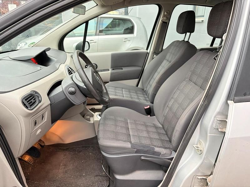 Gebraucht Renault Modus 88 PS (64 kW) 2006 Silber Van / Kleinbus