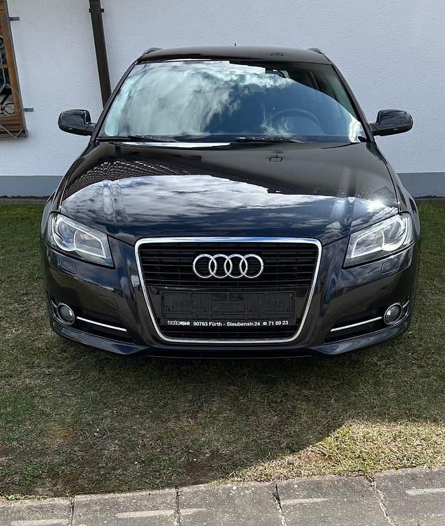 Gebraucht Audi A3 Attraction 140 PS (102 kW) 2012 Schwarz Kleinwagen