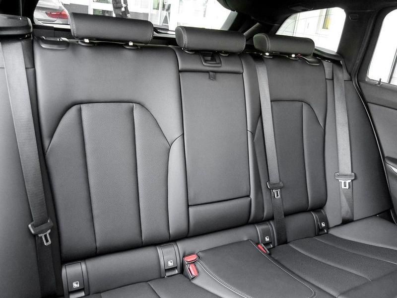 Gebraucht BMW 330 M Sport 258 PS (189 kW) 2025 Schwarz Limousine