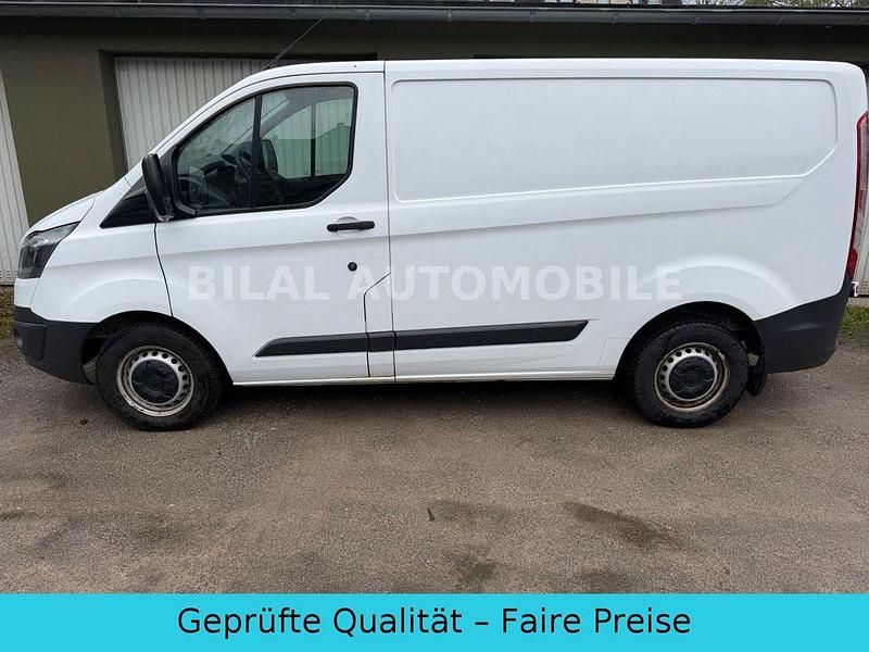 Gebraucht Ford Transit Custom 105 PS (77 kW) 2018 Weiß Van / Kleinbus