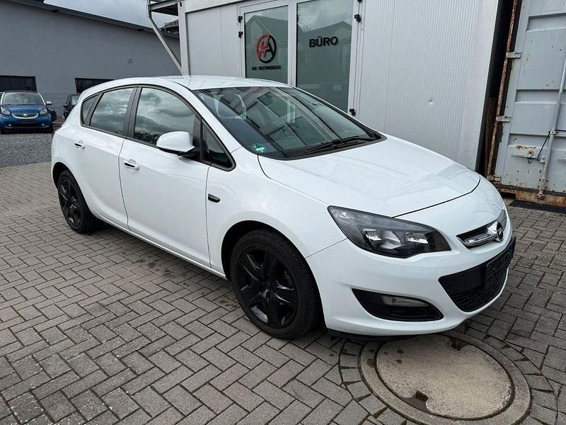 Gebraucht Opel Astra 87 PS (63 kW) 2012 Weiß Limousine