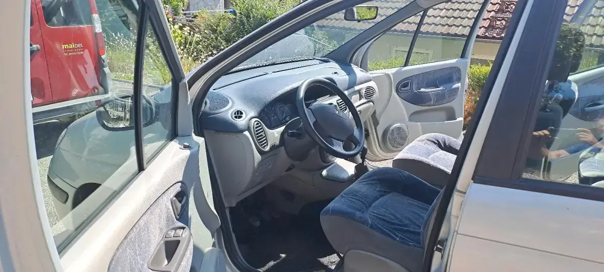 Gebraucht Renault Scénic 107 PS (78 kW) 2000 Silber Van / Kleinbus