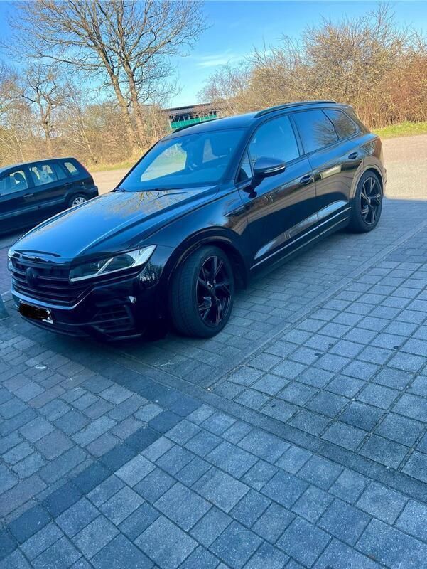 Schwarz Gebraucht 2020 VW Touareg Black Edition SUV | 48.500 € - Bild 1/4