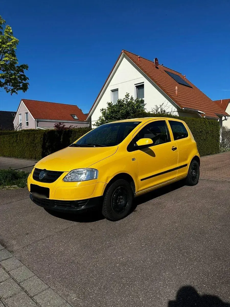 Gebraucht VW Fox 54 PS (39 kW) 2006 Gelb Kleinwagen