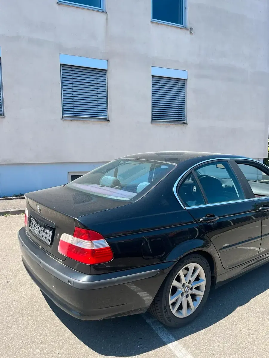 Gebraucht BMW 320 Lifestyle 170 PS (125 kW) 2004 Schwarz Limousine