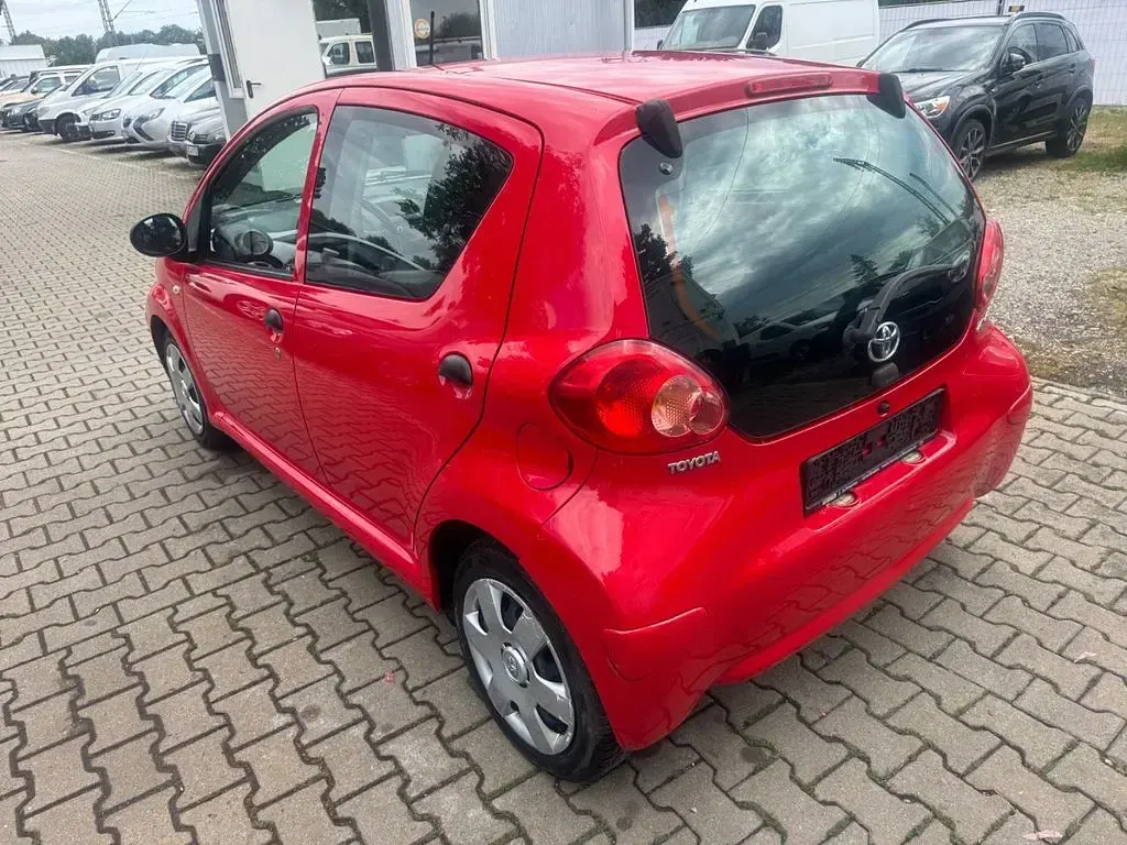 Gebraucht Toyota Aygo Basis 68 PS (50 kW) 2009 Rot Kleinwagen
