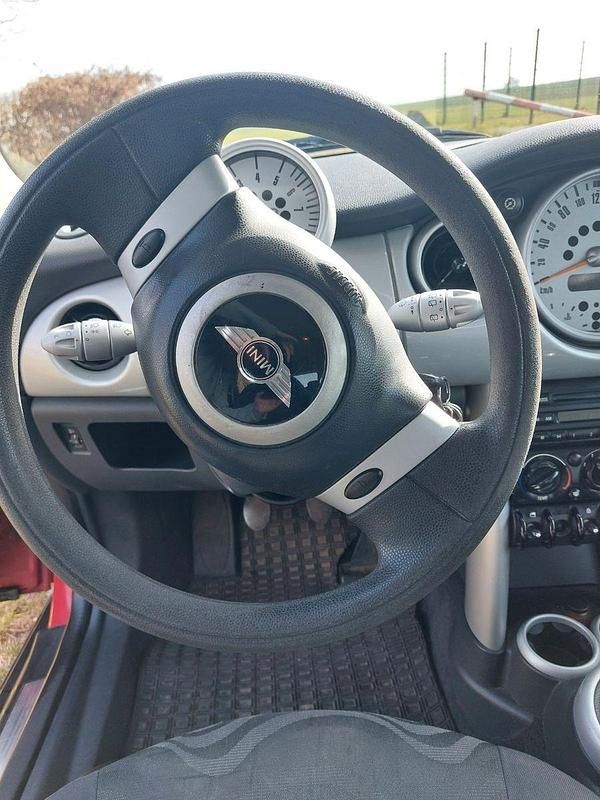 Gebraucht Mini ONE 90 PS (66 kW) 2003 Rot Kleinwagen