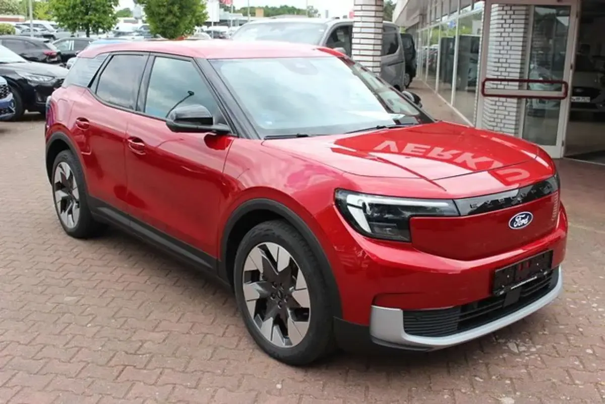 Gebraucht Ford Explorer Premium 210 kW (286 PS) 2025 Lucid red SUV