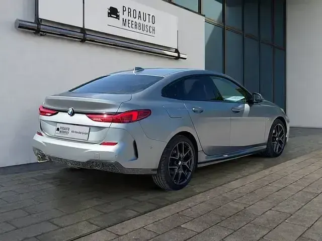 Gebraucht BMW 218 M Sport 136 PS (100 kW) 2024 Frozen pure grey Coupé