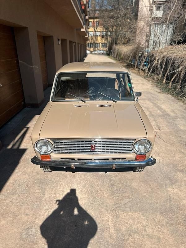 Second-hand Lada 1200 65 CP (47 kW) 1986 Maro Berlinǎ